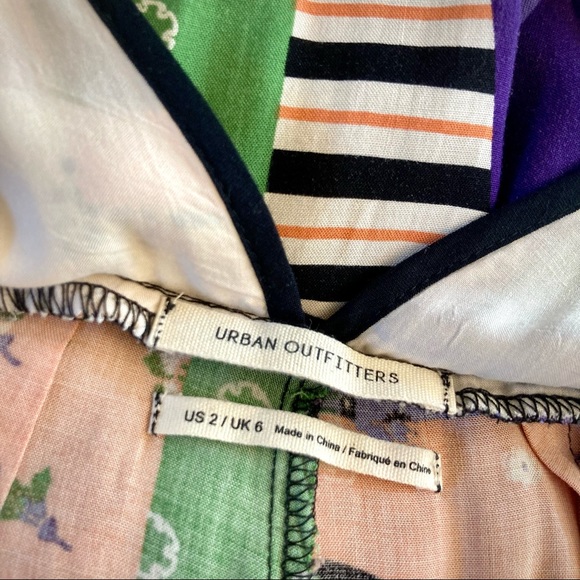 Urban Outfitters sleeveless wide leg V neck patchwork pattern jumpsuit size 2 - Picture 4 of 12